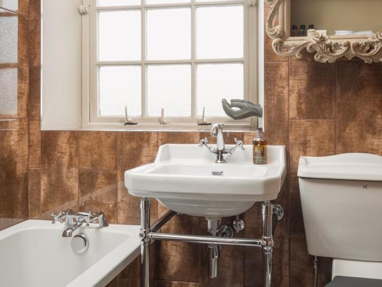 Canongate Luxury Homestay Edinburgh Eksteriør bilde